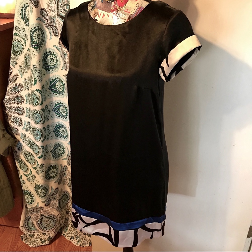 🪁Scoop Neck Short Sleeve Black Silk Dress EUC